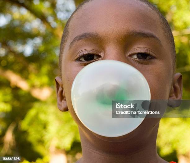 Bubblegum - Fotografie stock e altre immagini di Gomma da masticare - Gomma da masticare, Bambino, Bambini maschi