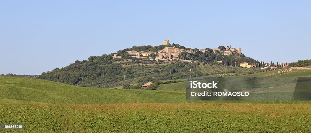 Monticchiello skyline di Val d'Orcia, Toscana, Italia - Foto stock royalty-free di Ambientazione esterna