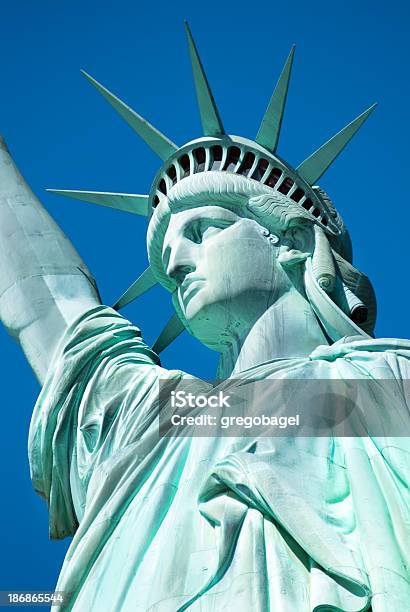 Zbliżenie Statua Wolności - zdjęcia stockowe i więcej obrazów Statua - Statua, Bez ludzi, Fotografika