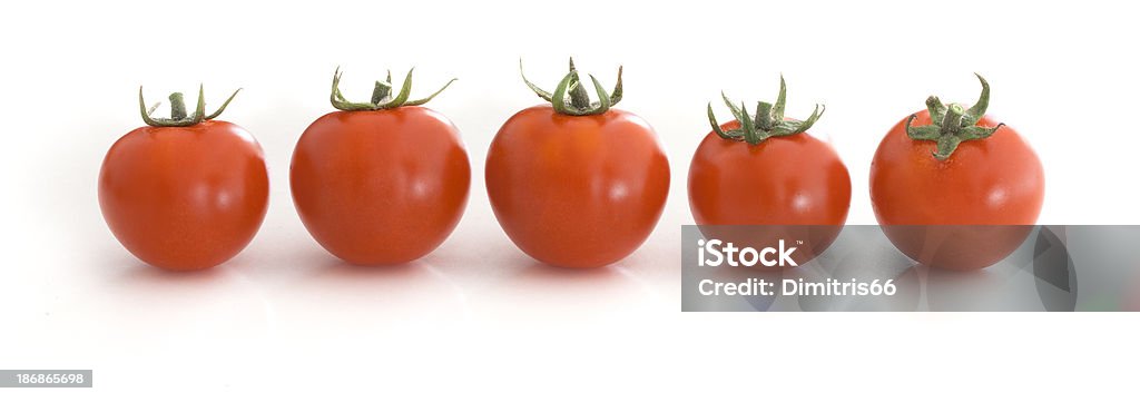 Tomates cereja em uma linha - Royalty-free Fila - Arranjo Foto de stock