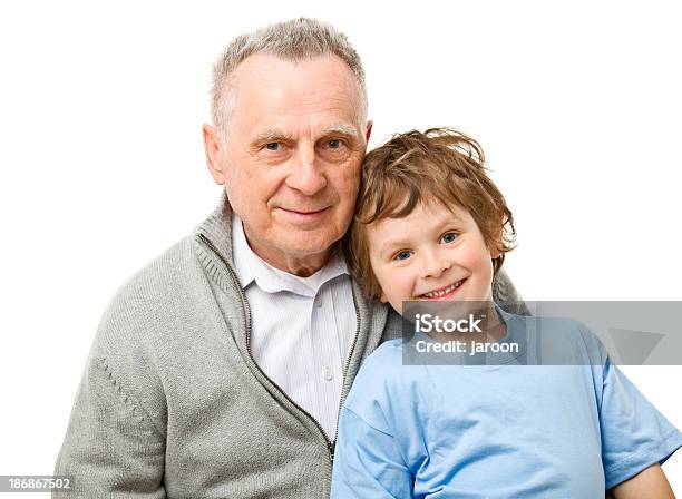 Happy Großvater Mit Enkelkind Stockfoto und mehr Bilder von 60-64 Jahre - 60-64 Jahre, Alter Erwachsener, Freisteller – Neutraler Hintergrund