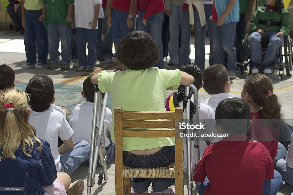 Enfants à l'école - Photo de Besoin libre de droits