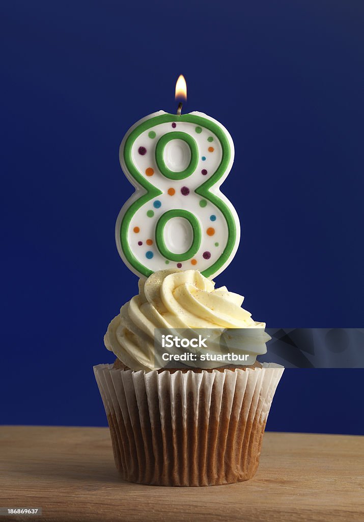 Gerne achten Geburtstag - Lizenzfrei Cupcake Stock-Foto