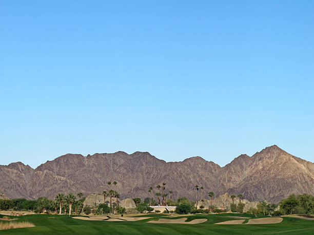 istock Lush green golf course in the Palm Springs desert 186869645