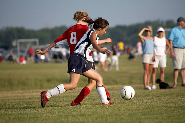 istock Players fighting for the ball 186869715