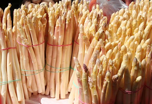 istock Bunch of fresh asparagus 186869954
