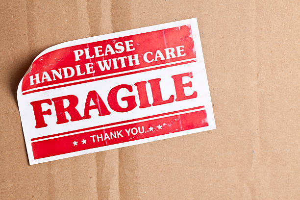 fragile etichetta - fragility foto e immagini stock