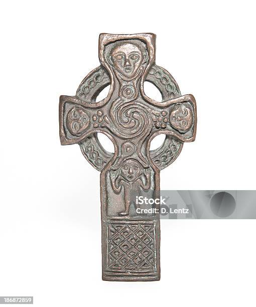 Croce Celtica - Fotografie stock e altre immagini di A forma di croce - A forma di croce, Composizione verticale, Concetti