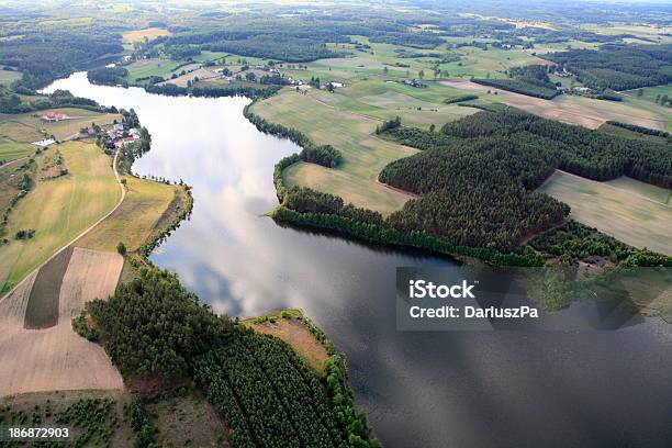 Aerial Foto Von Einem See Stockfoto und mehr Bilder von Agrarbetrieb - Agrarbetrieb, Ansicht aus erhöhter Perspektive, Baum