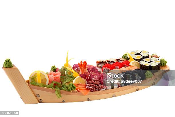 Foto de Sushi De Barco e mais fotos de stock de Sushi - Sushi, Veículo Aquático, Sashimi