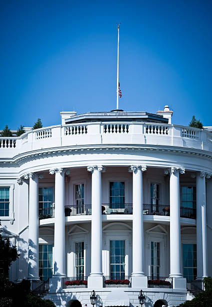 istock White House Flagpole At Half Staff 186875633