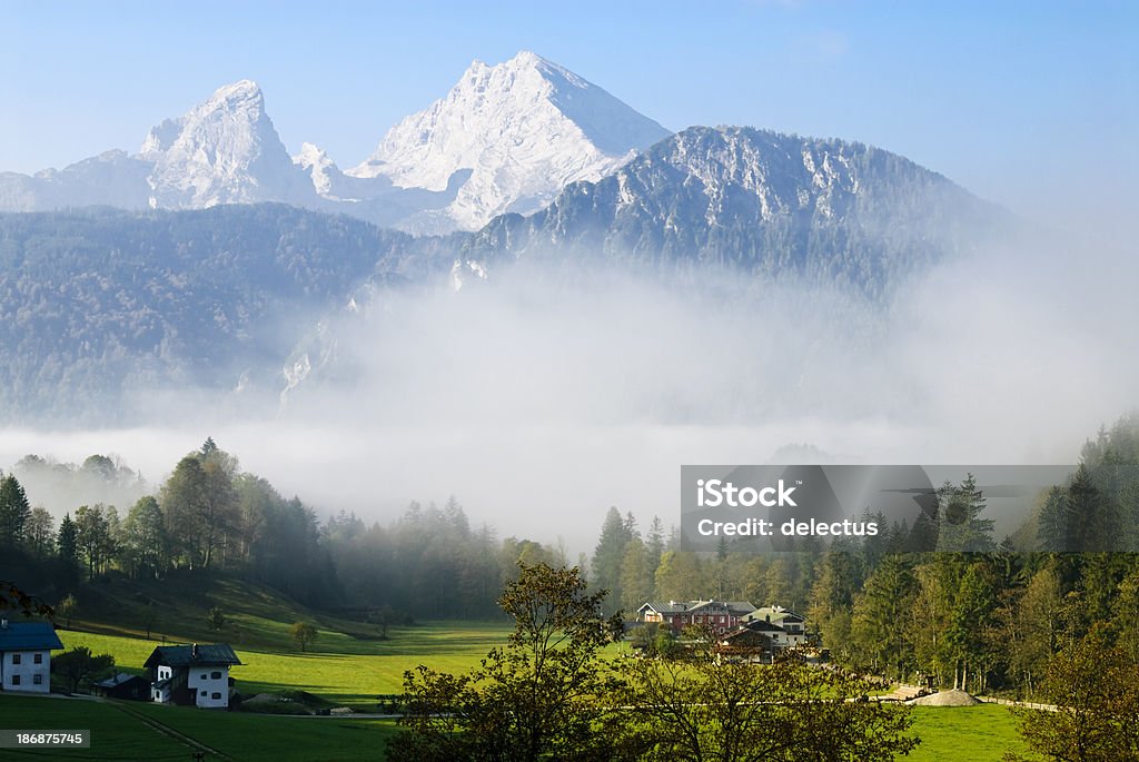 Berchtesgadener und mountain Watzmann am Morgen Nebel - Lizenzfrei Almosen Stock-Foto