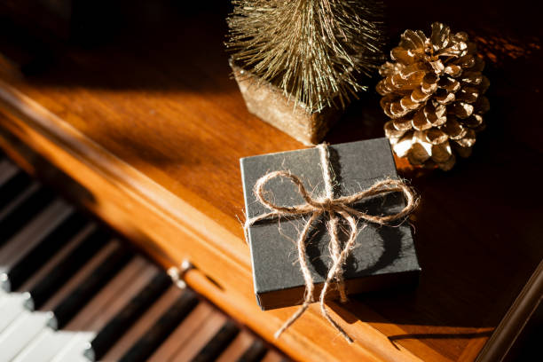 istock Small gift box for the holiday season 1868767914