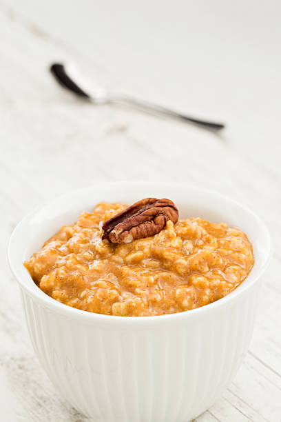 istock Bowl Of Pumpkin Oatmeal 186878714