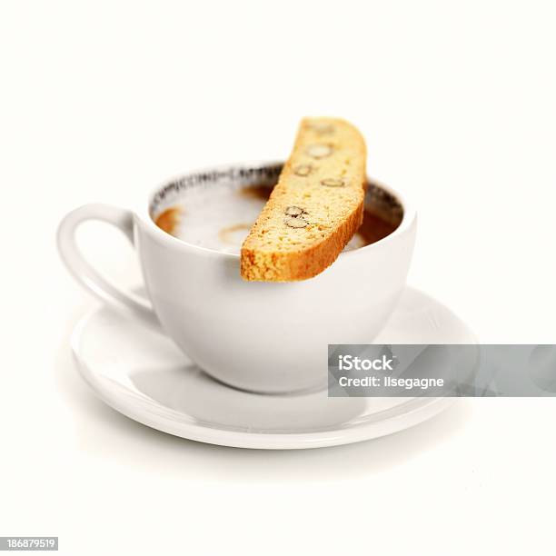 Amêndoa Biscoitos E Café - Fotografias de stock e mais imagens de Amêndoa - Amêndoa, Bebida, Biscoitos