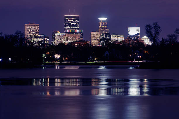 istock Minneapolis Skyline Evening Scene Hz 186879528