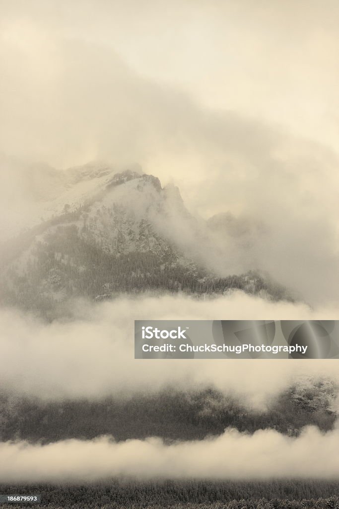 フォグ霧テトン山荒野 - かすみのロイヤリティフリーストックフォト
