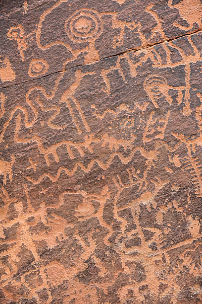 petroglyph nativo americano indiano arte - schnebly hill formation foto e immagini stock