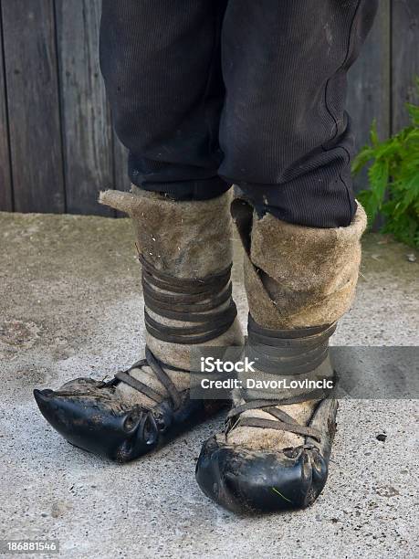 Winterboots Stockfoto und mehr Bilder von Moccasin - Moccasin, Alter Erwachsener, Arbeitsstiefel