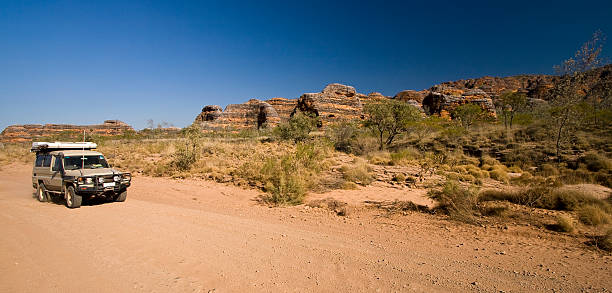 bungle bungles внедорожные - 4x4 outback australia kimberley стоковые фото и изображения