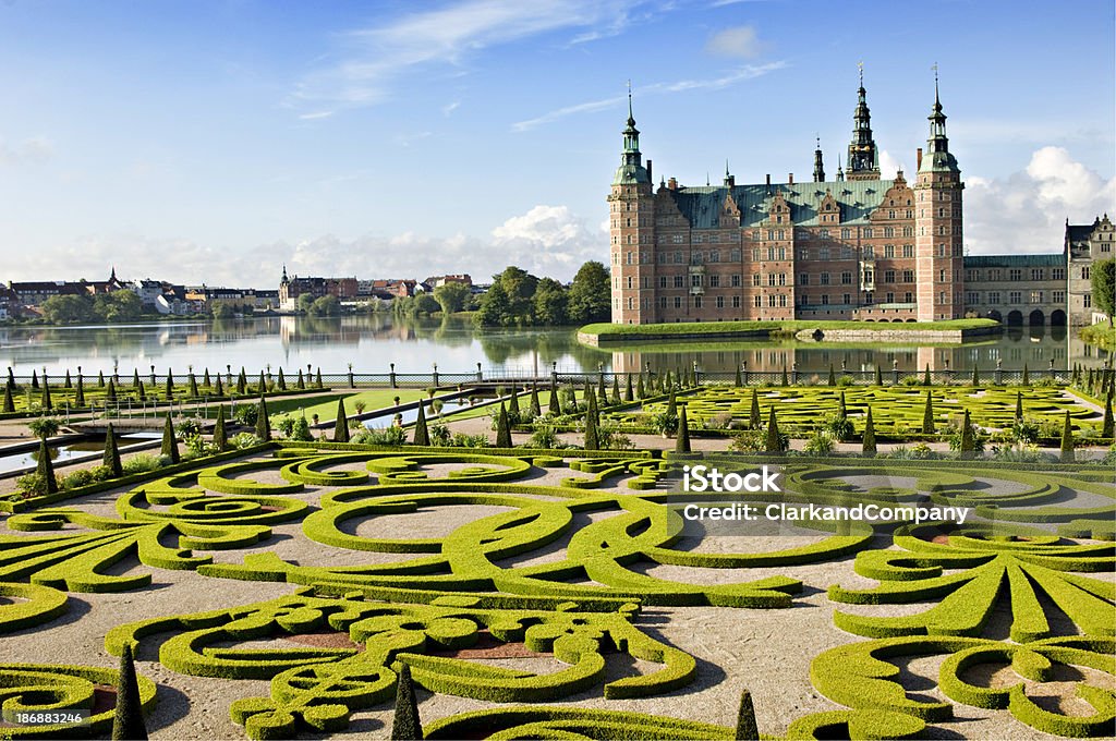 Castello di Frederiksborg e giardini, Hillerød Danimarca. - Foto stock royalty-free di Danimarca