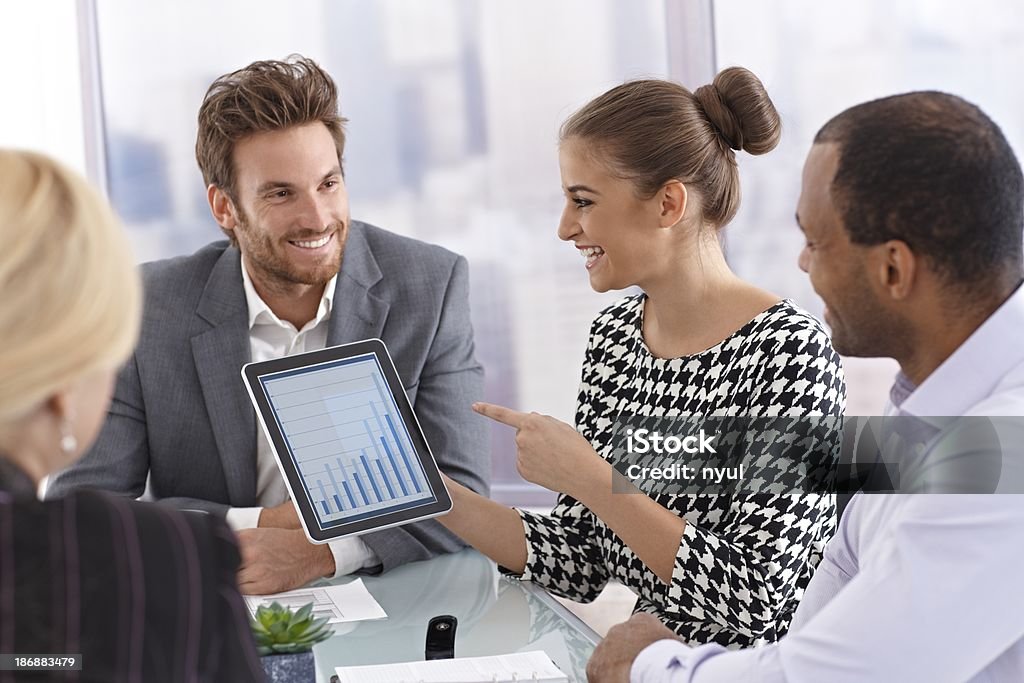 Business- und Meeting mit tablet - Lizenzfrei 25-29 Jahre Stock-Foto