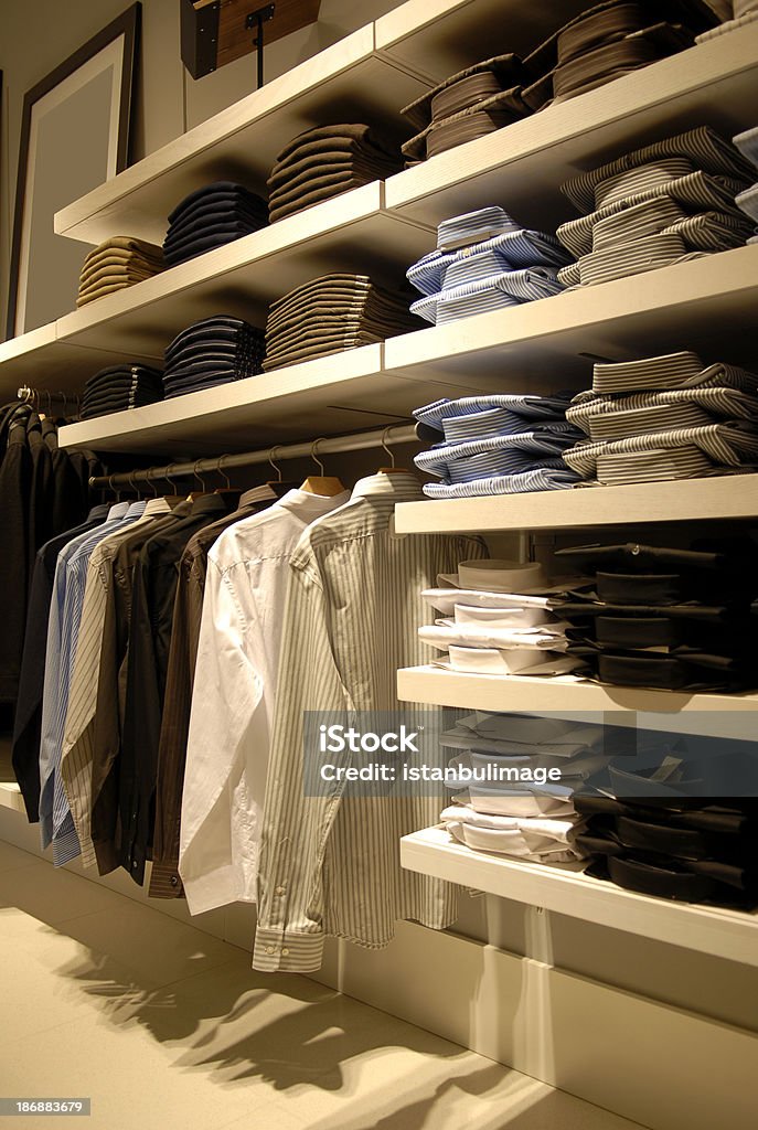 Magasin de vêtements pour hommes - Photo de Boutique libre de droits