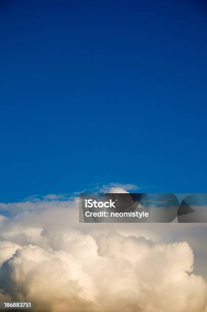 Cielo Foto de stock y más banco de imágenes de Aire libre - Aire libre, Azul, Cielo