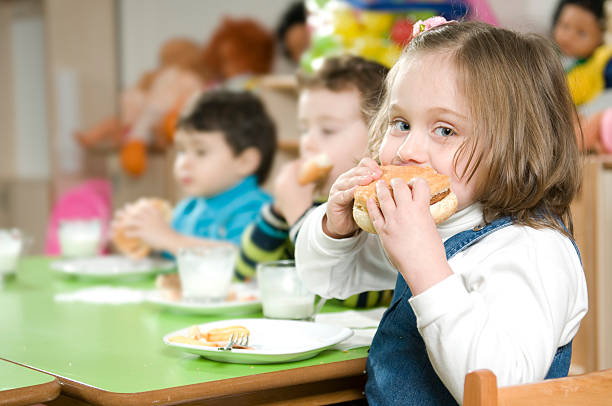 istock Hamburger and The Girl 186883855