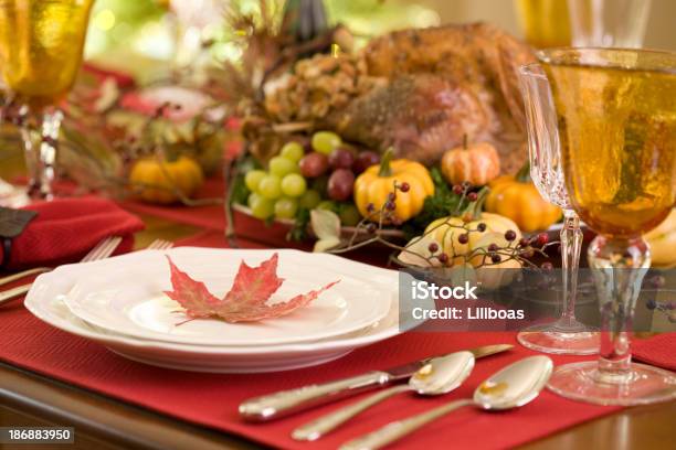 Holiday De Comedor Foto de stock y más banco de imágenes de Día de Acción de Gracias - Día de Acción de Gracias, Decoración - Objeto, Centro de mesa