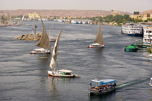 falucas no rio nilo - ancient egyptian culture egyptian culture sailing ship ancient imagens e fotografias de stock