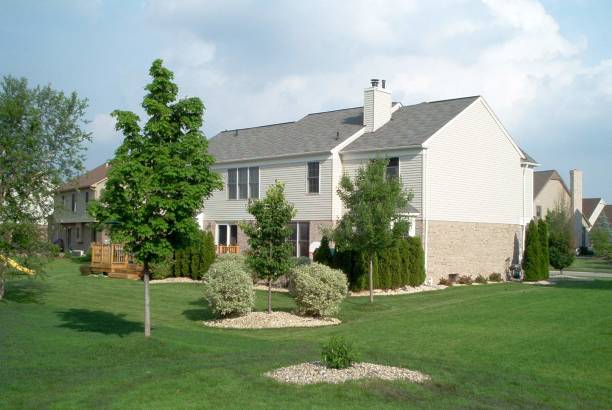istock Backyard of a suburban house 186886672
