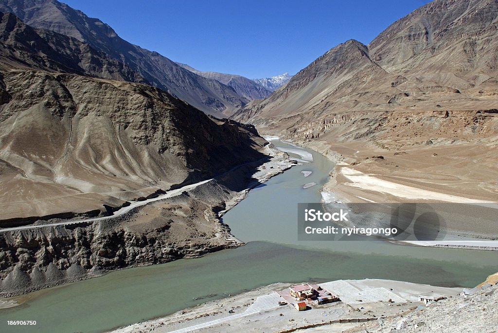 La confluencia de los ríos y del Indus Zanskar Ladakh, India - Foto de stock de Agua libre de derechos