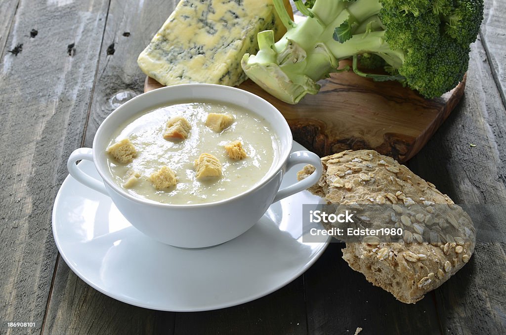 Brócolis e sopa de queijo Stilton - Foto de stock de Comida royalty-free