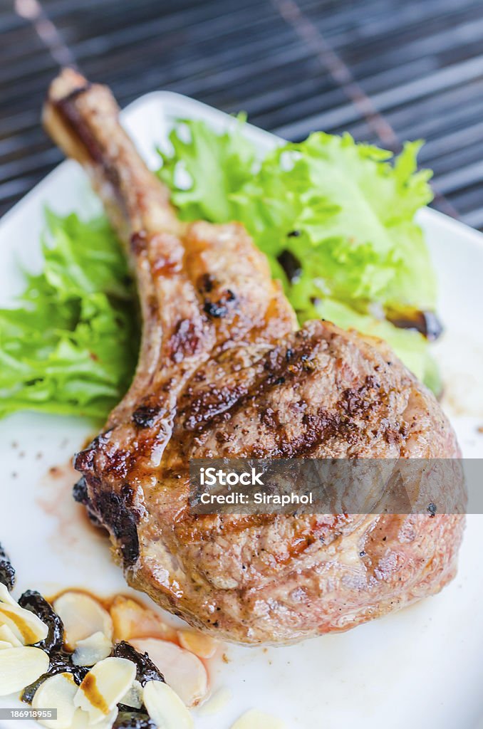 Côte de boeuf - Photo de Agneau - Viande libre de droits