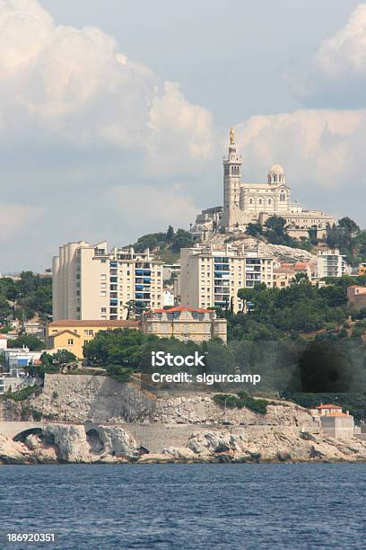 Vista Panoramica Di Marsiglia In Francia - Fotografie stock e altre immagini di Basilica - Basilica, Cattedrale, Cattolicesimo