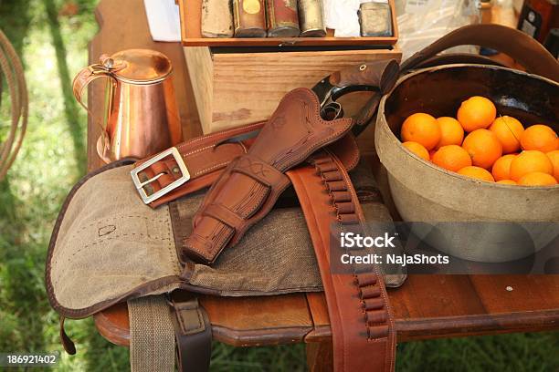 Revolver In Einem Gun Salute Stockfoto und mehr Bilder von Forschungsreisender - Forschungsreisender, Fotografie, Gesunde Ernährung