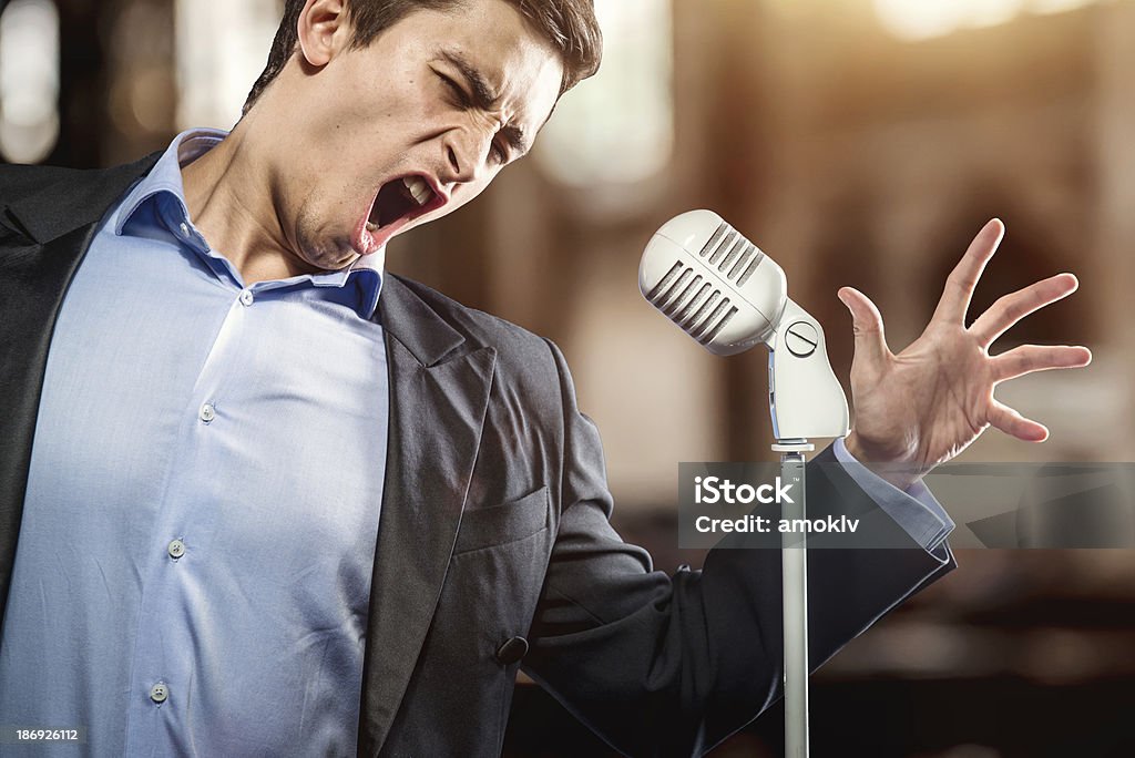 Mann singt - Lizenzfrei Singen Stock-Foto