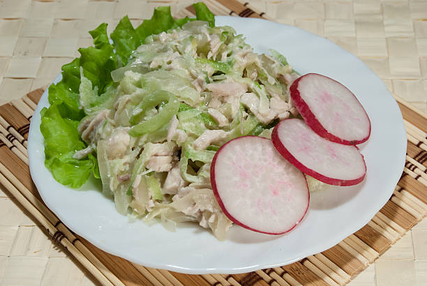 Salade de poulet, et un green Radis - Photo