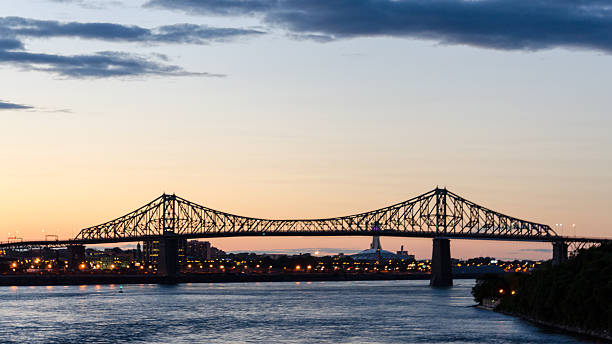istock Montreal, Jacques Cartier Bridge, Architecture, St. Lawrence River, Quebec, Canada 186928954