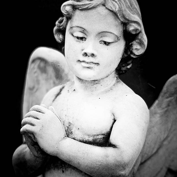 istock Beautiful Sculpture at a Melbourne Cemetery 186929613