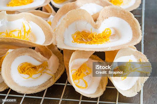 Foto de Panqueca e mais fotos de stock de Amarelo - Amarelo, Bolo, Calor