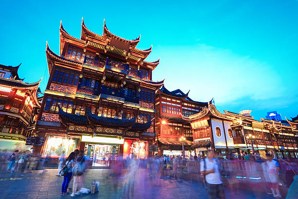 istock shanghai yuyuan garden at dusk 186936870