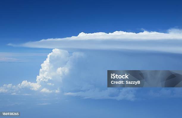 Samolotowe Zdjęcie Z Burza Z Piorunami Krajobraz Z Chmurami - zdjęcia stockowe i więcej obrazów Bez ludzi