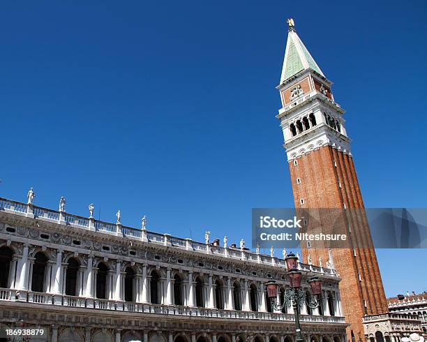 Photo libre de droit de St Marks Square Venise banque d'images et plus d'images libres de droit de Architecture - Architecture, Ciel, Clocher - Tour