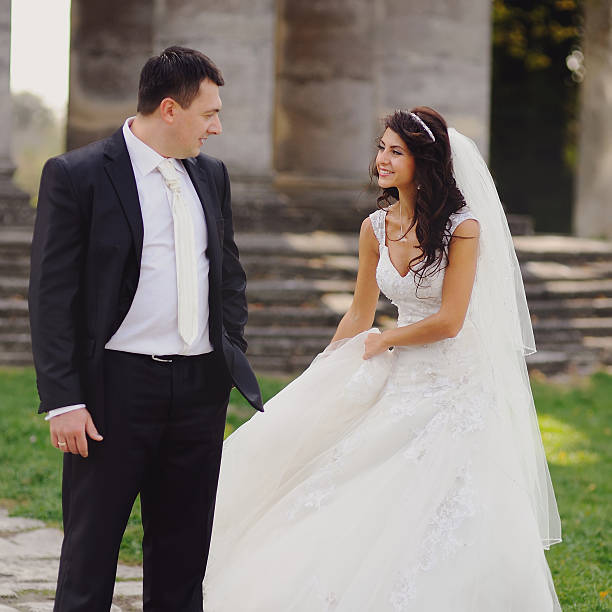 istock young newly wed couple 186942331