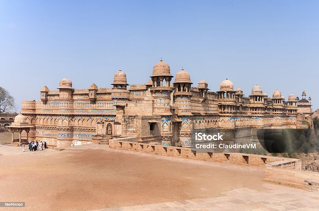 Fort i Palace w Indiach. Gwalior jest zbudowana na klif. - Zbiór zdjęć royalty-free (Fort)