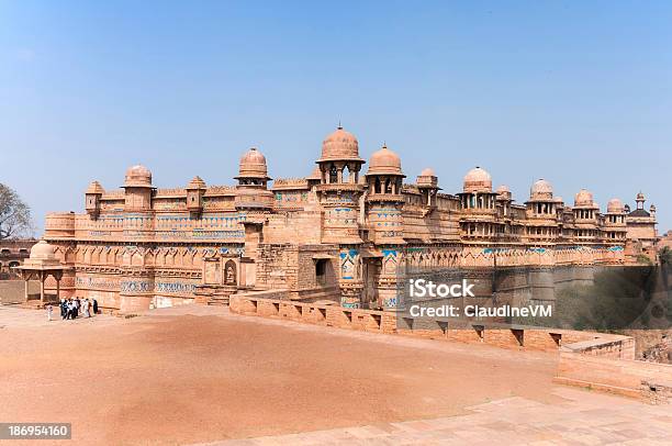 Fort I Palace W Indiach Gwalior Jest Zbudowana Na Klif - zdjęcia stockowe i więcej obrazów Fort