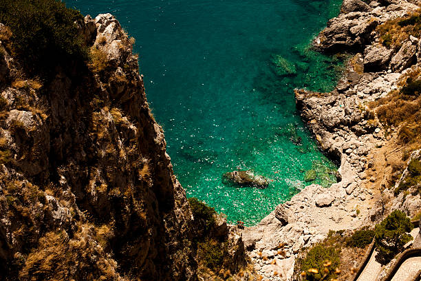 istock rocks and the sea 186955194