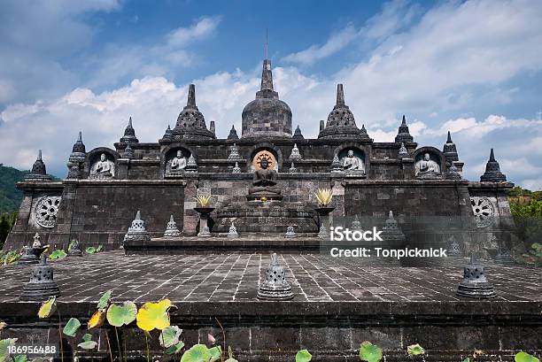 Monasterio De Budistas En Bali Foto de stock y más banco de imágenes de Aire libre - Aire libre, Amor - Sentimiento, Antigualla